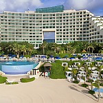 All-inclusive destination weddings at Live Aqua Beach Resort Cancun
