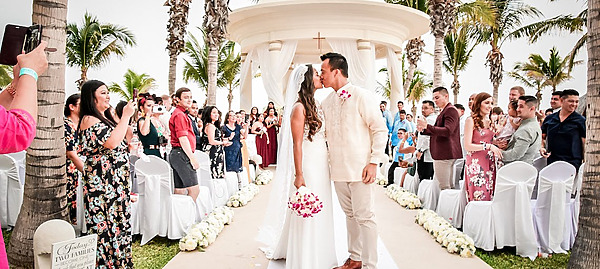 Free Weddings at All-Inclusive Resorts