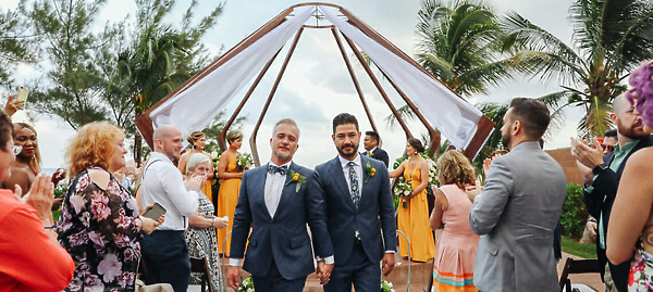 Destify Spotlight: Same-Sex Destination Weddings