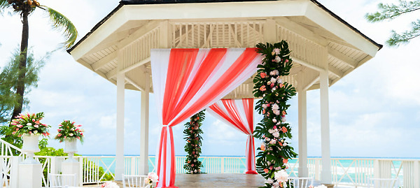 Fall Wedding Trends You Can Take to the Beach