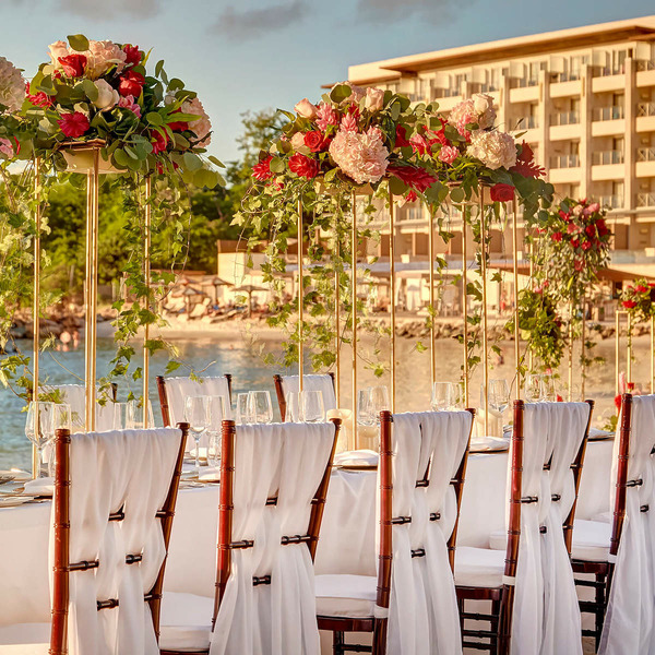 What Do You Pay For With a Destination Wedding?