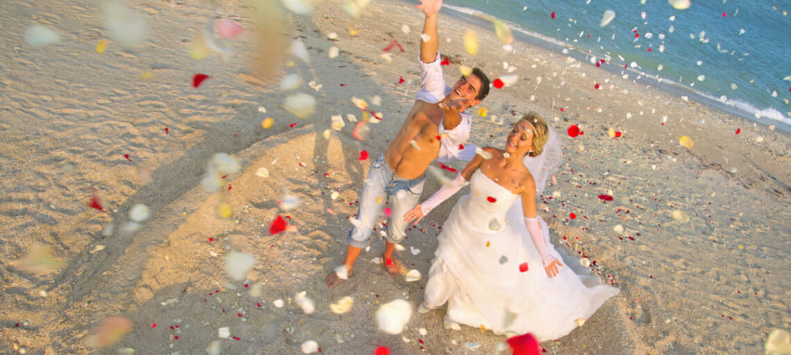 10 valentine's day destination wedding ideas beach venue couple