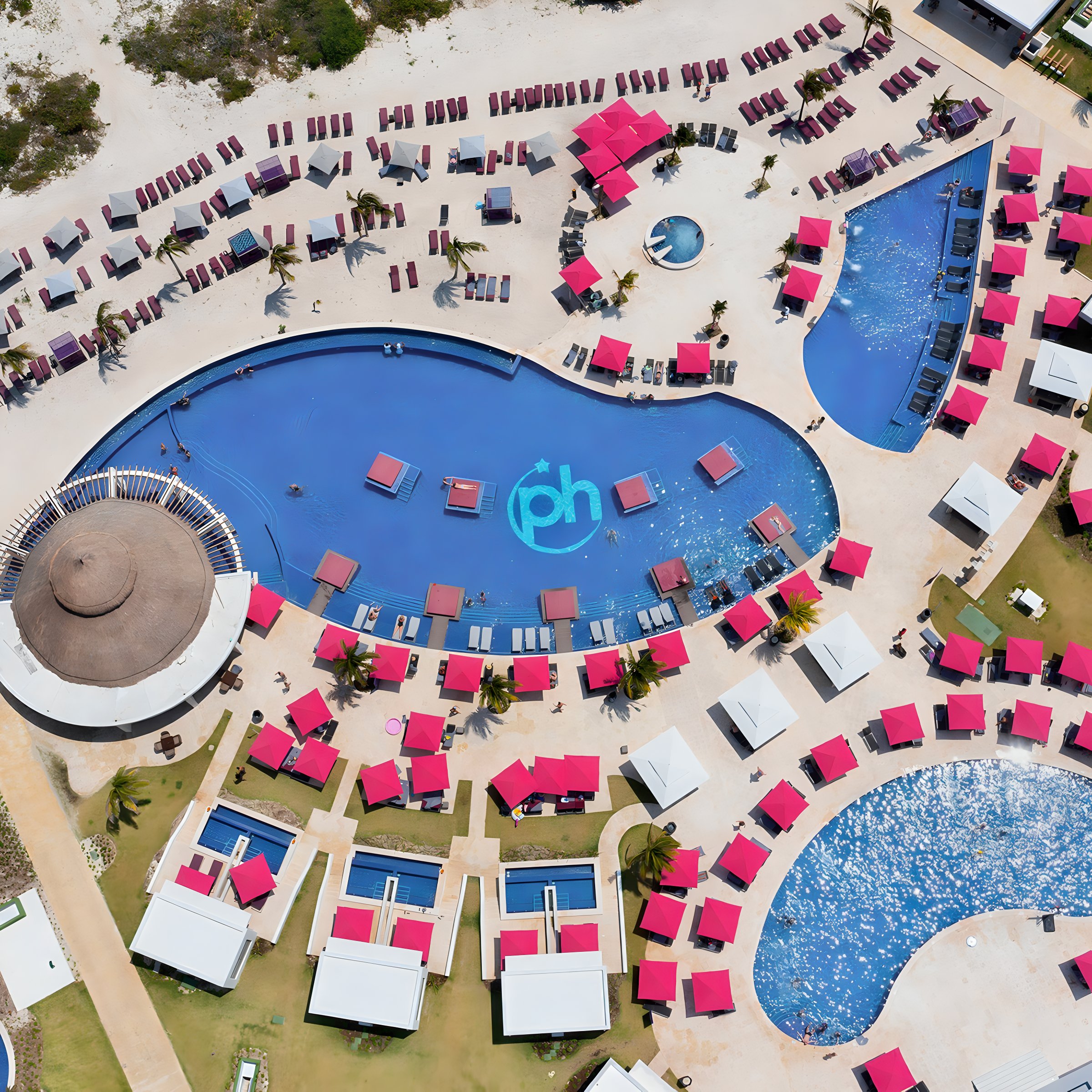Planet Hollywood Cancun by Royalton