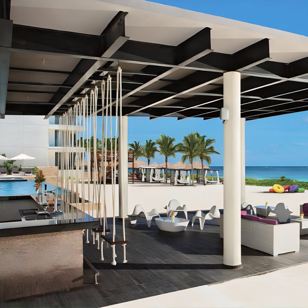 Foam lounge bar at Breathless Riviera Cancun