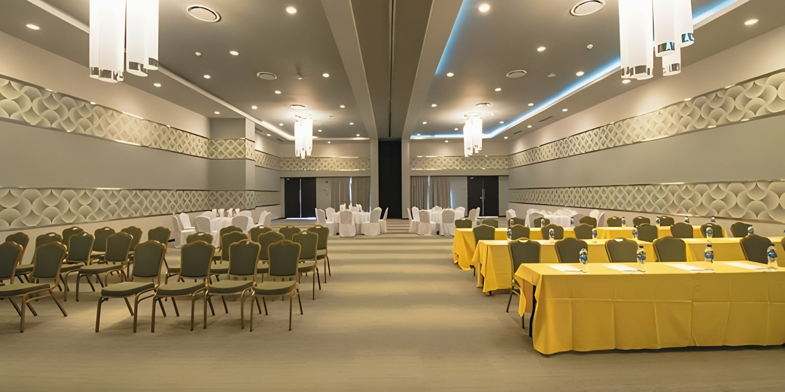 Modern conference room set up with rows of Hotel Riu Palace Cabo San Lucas for attendees.