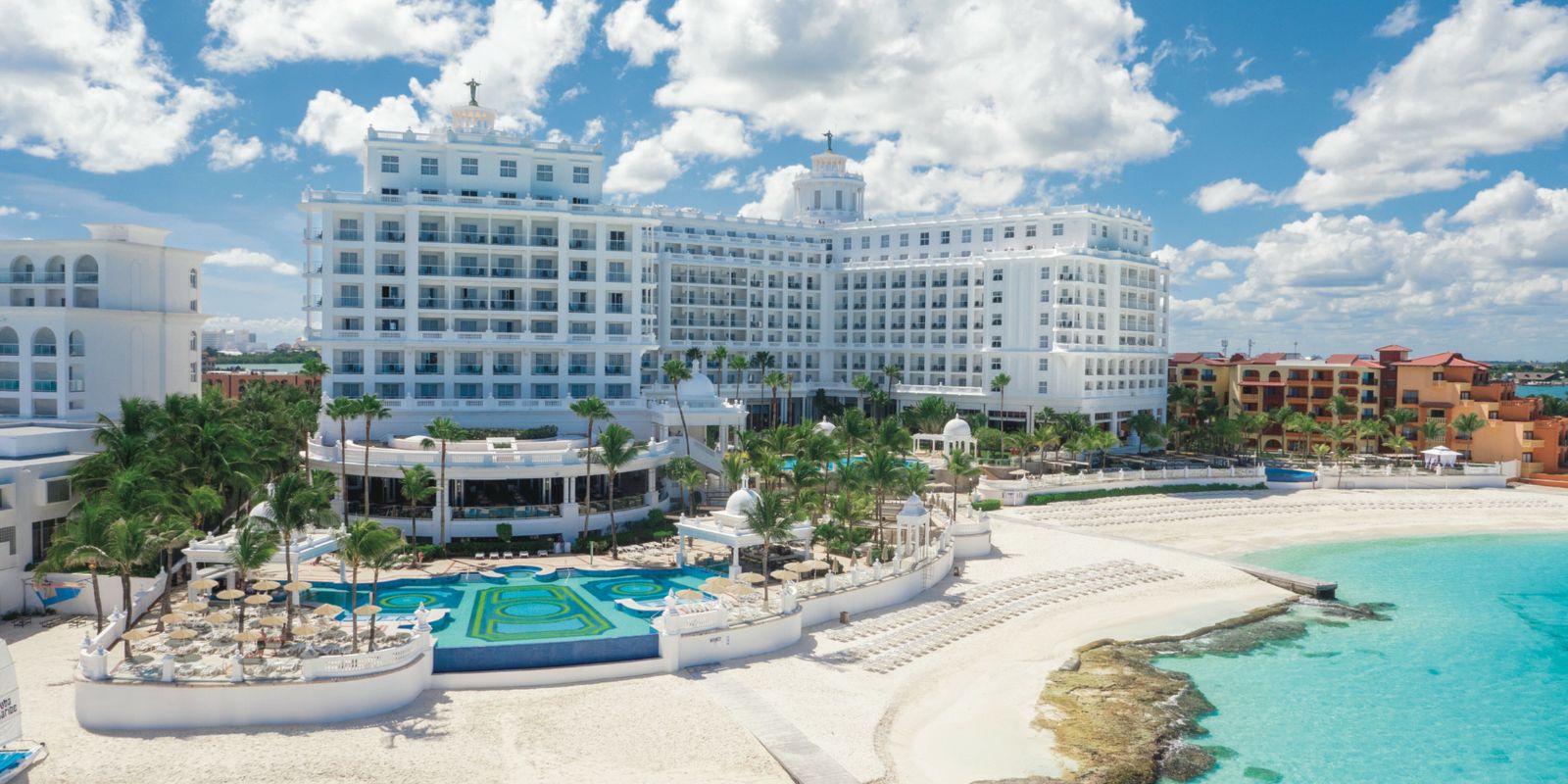 Aerial photo of RIU Palace Las Americas