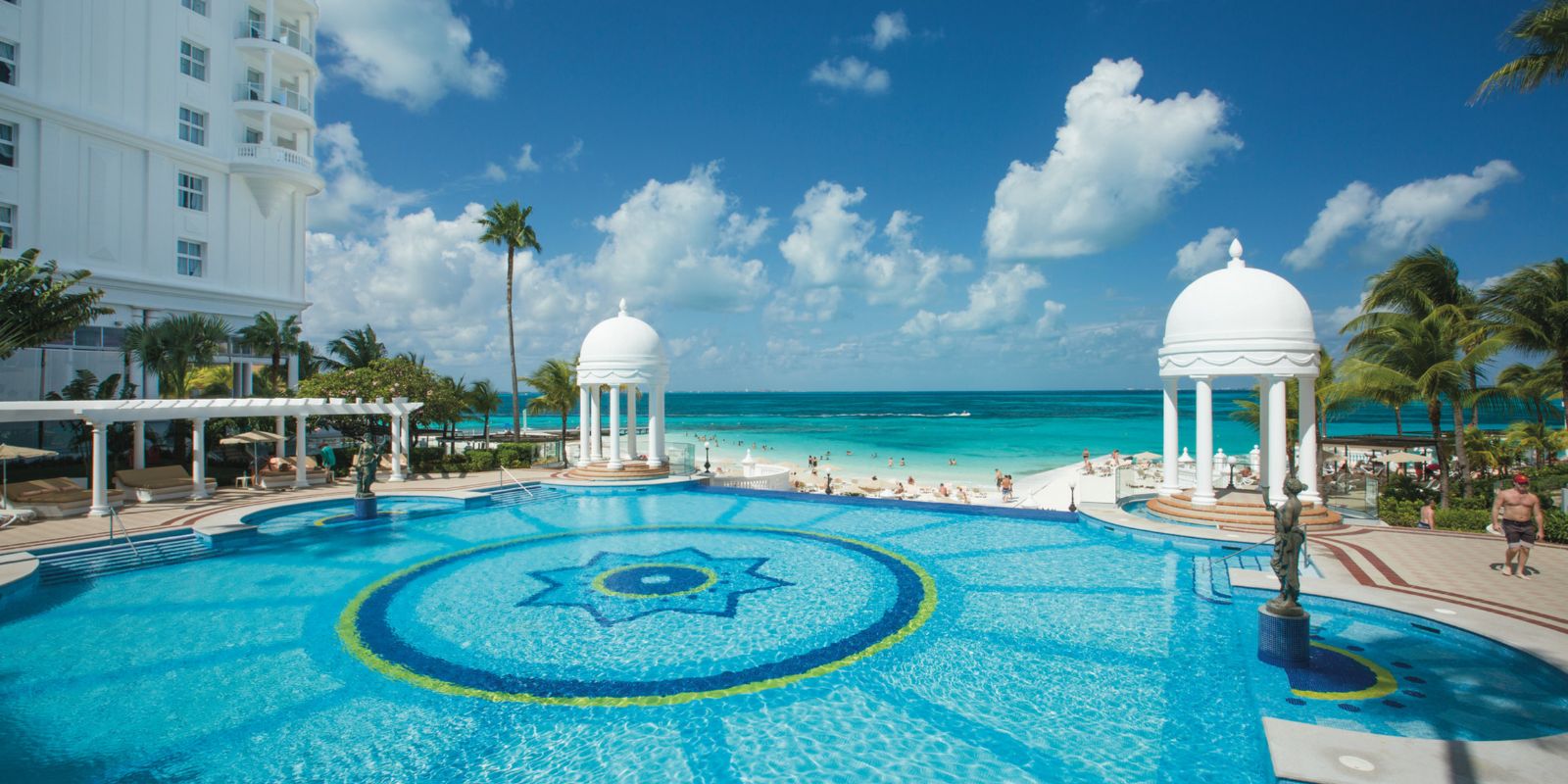 Pool at RIU Palace Las Americas