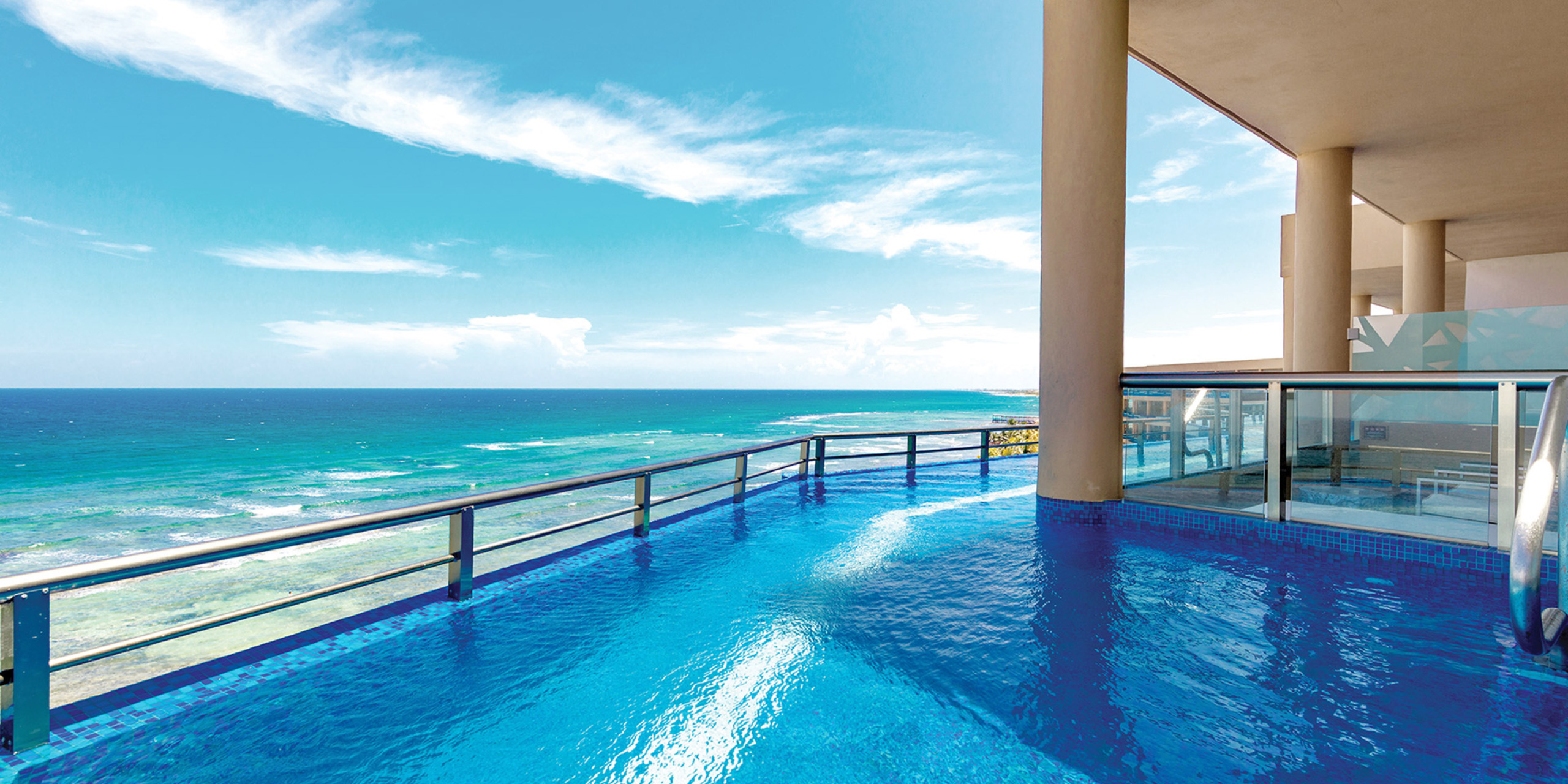 El Dorado Seaside Suites - Image 4