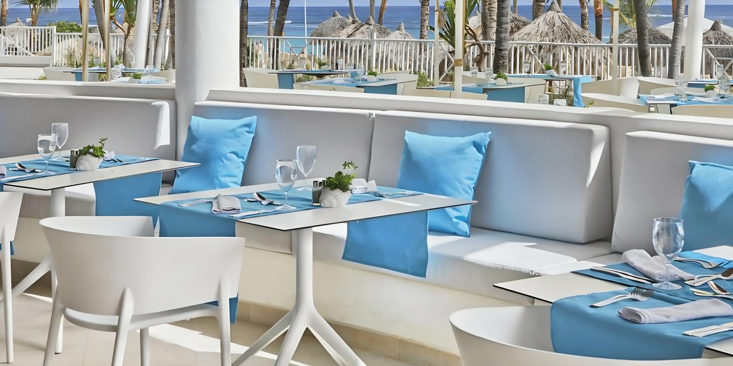 Dining room at Restaurant La Brisas at Bahia Principe Luxury Ambar