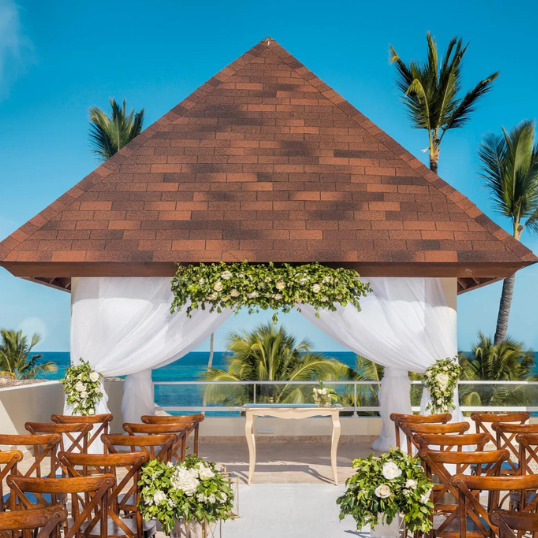 Destination wedding at the royal gazebo at the Dreams Royal Beach Punta Cana