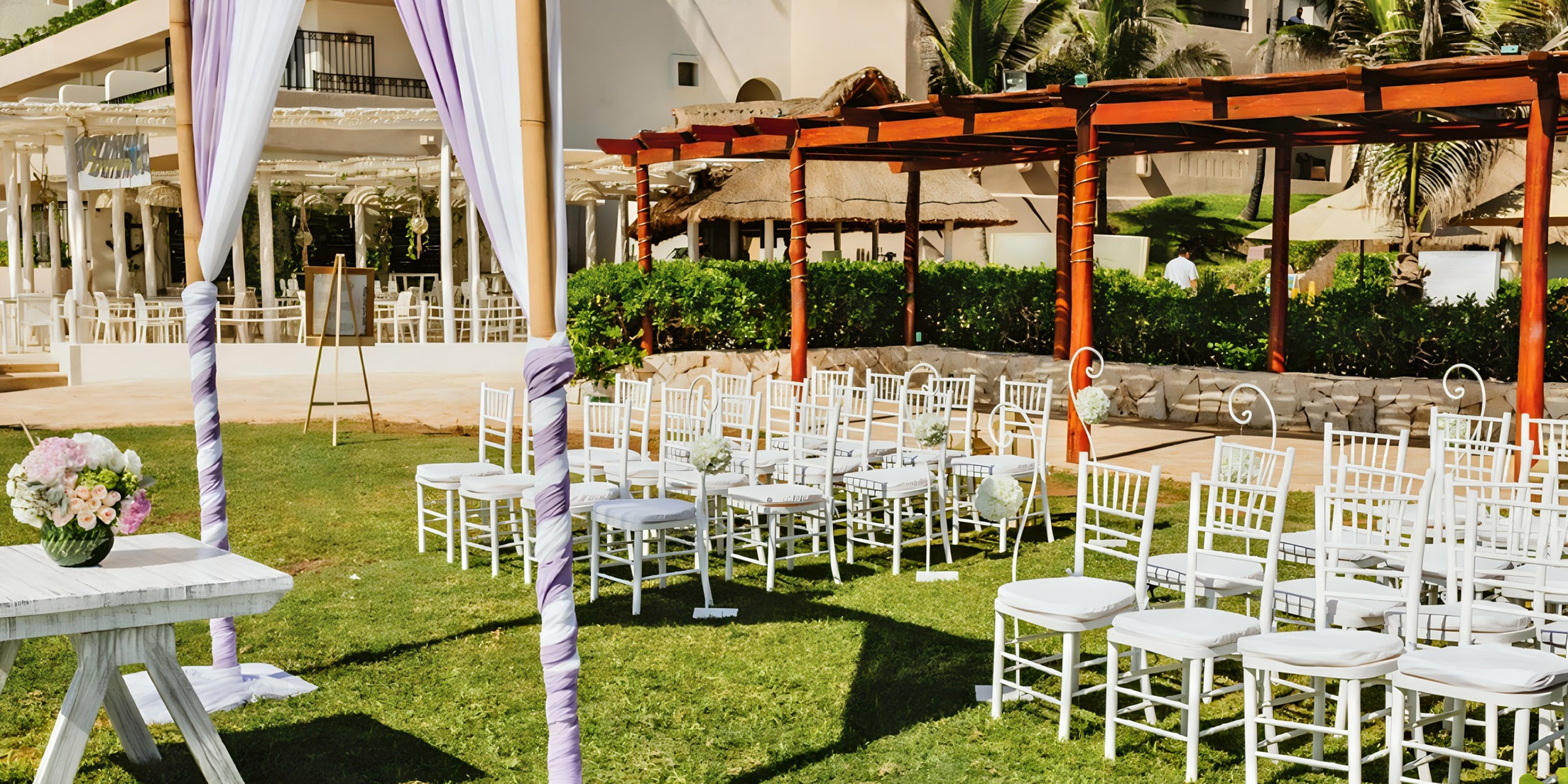 Lawn wedding at Luna venue at Fiesta Americana Condesa Cancun