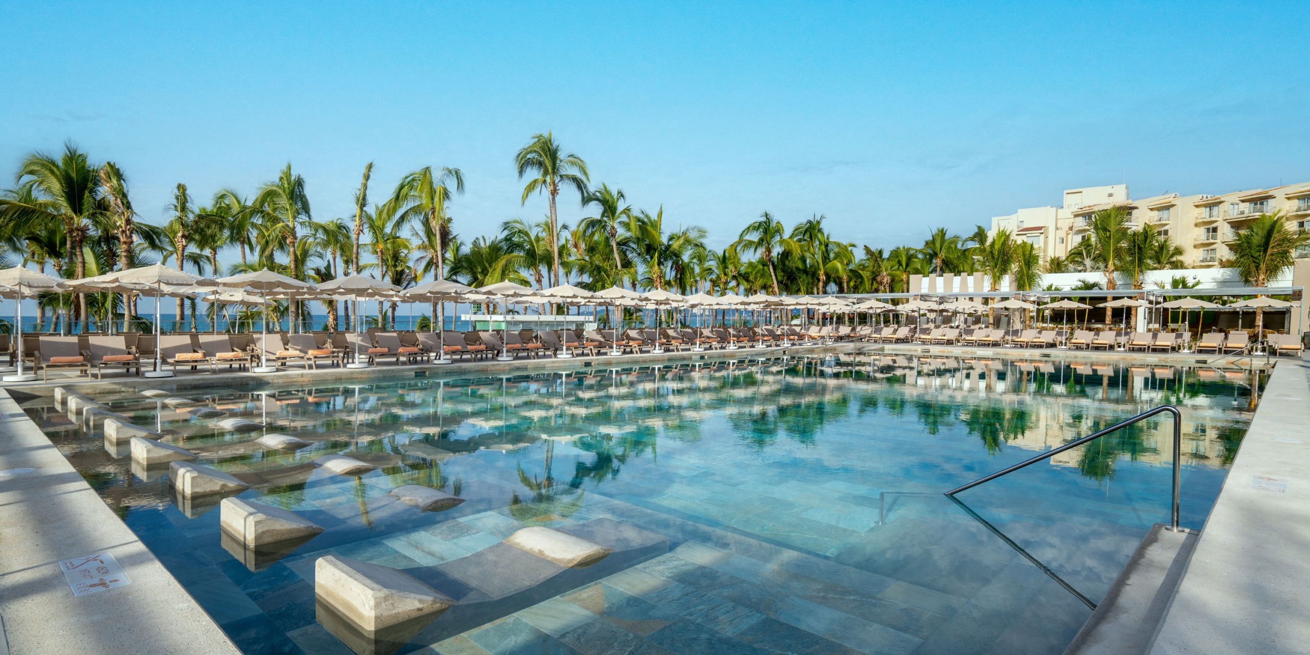 Hotel Riu Palace Pacifico - Image 6