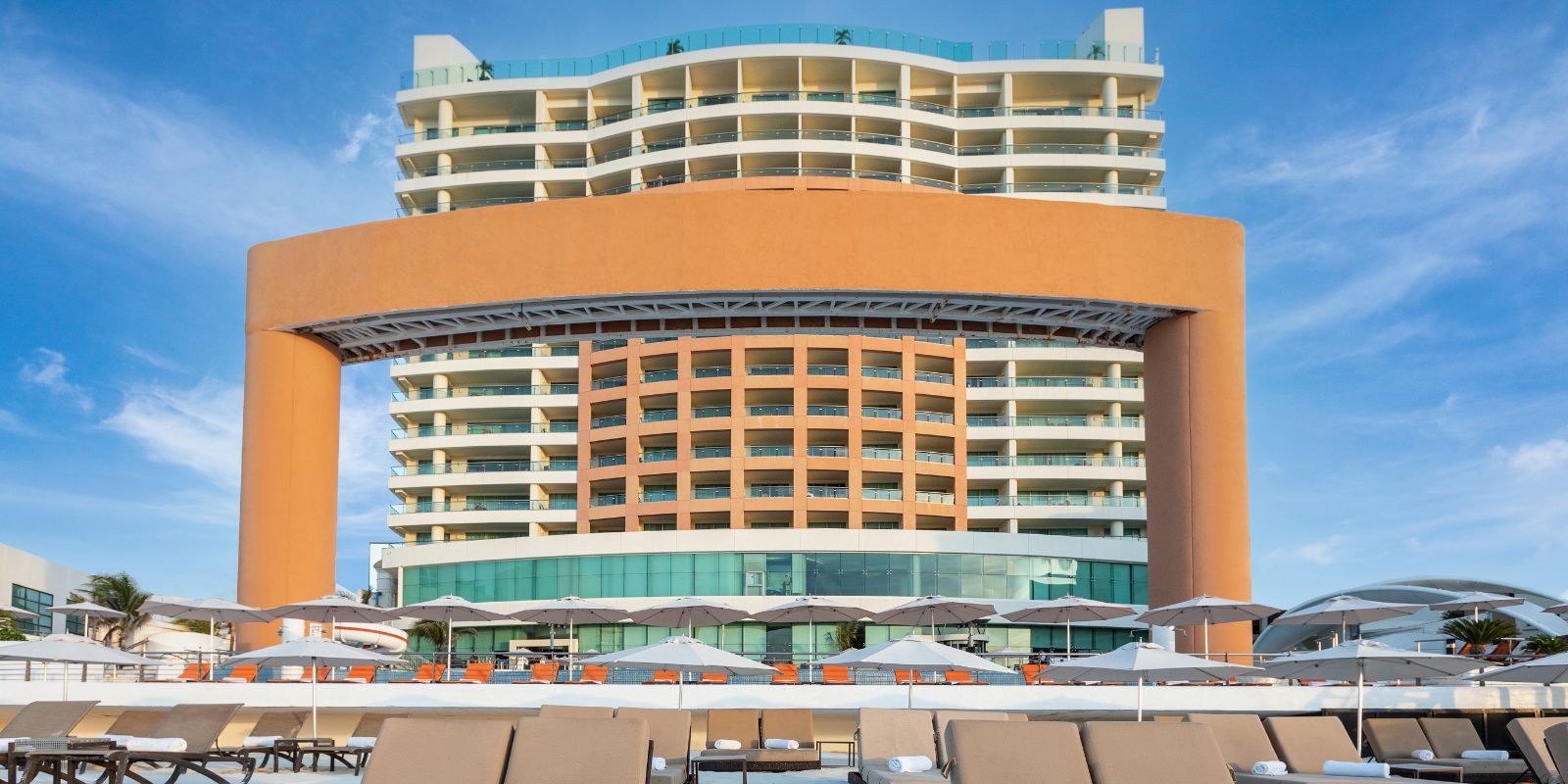 Beach Palace Cancun - Image 11