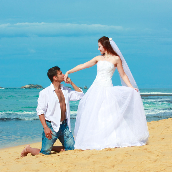 Destination Wedding Officiant: Finding the Right Fit for Your Vision
