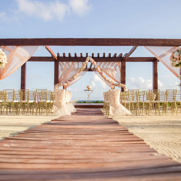 Complete Guide to Destination Wedding Decor Ideas