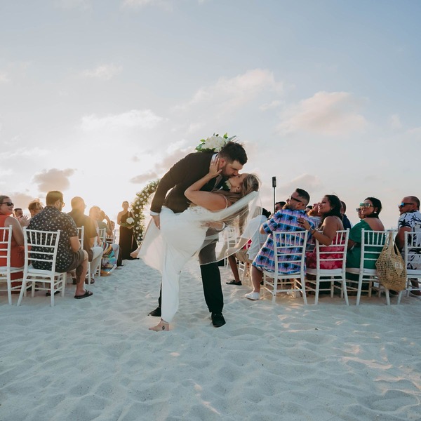 Bahamas Wedding Packages Under $3,000: Free & Complimentary Options Included